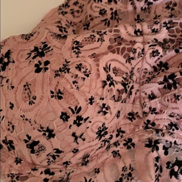 🌸PINK VS high Neck Bralette🌸 - Picture 2 of 4